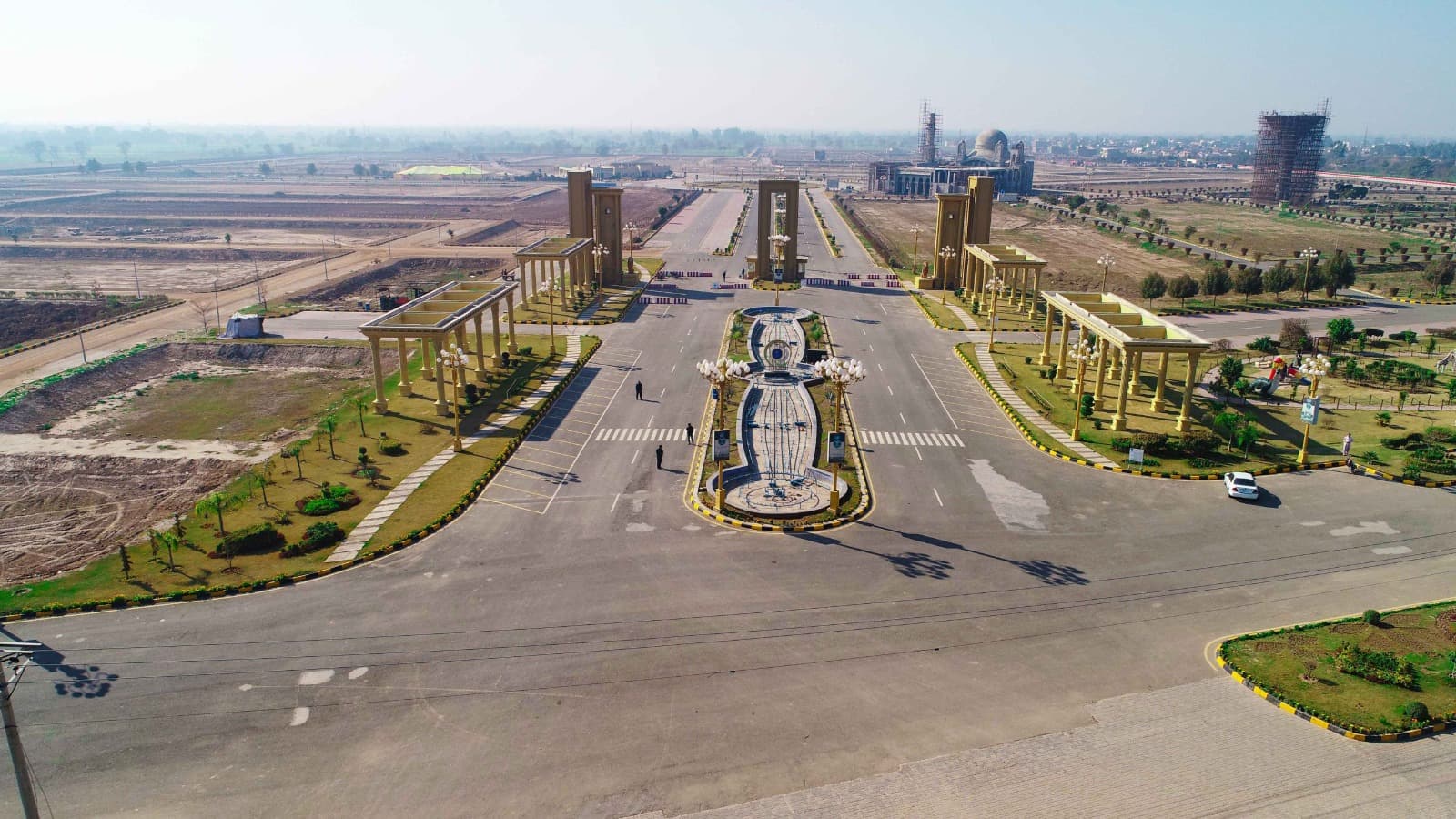 Royal Orchard main boulevard